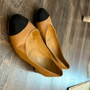 CHANEL ballet flats with hardware on heel and back